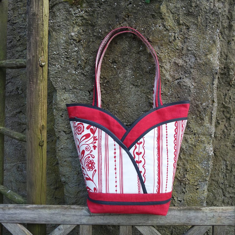 Red Glass Vase Purse Handbag Design Society Blown Glass Clear Handles New |  eBay