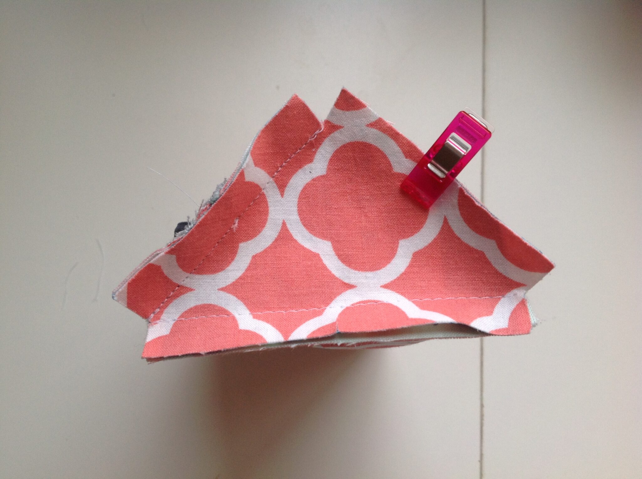 Rollie Pollie Organizer Tutorial 1 Attaching Side Panels cozy nest design