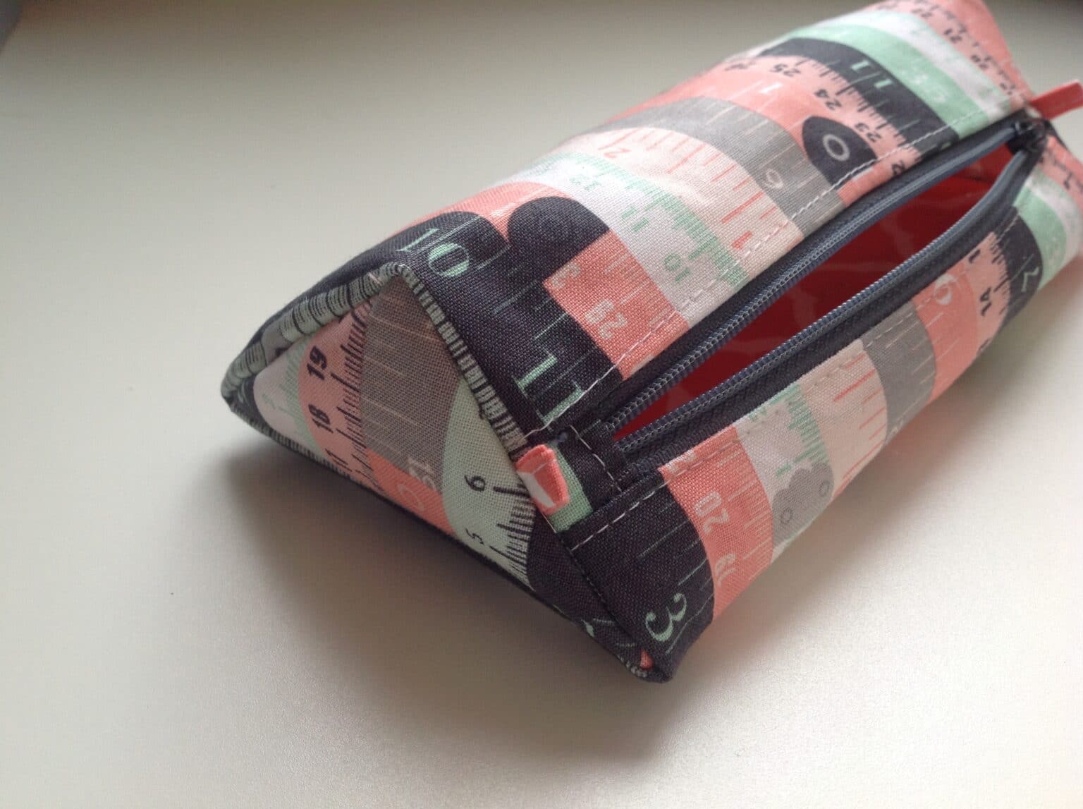 Rollie Pollie Organizer Tutorial 1 Attaching Side Panels cozy nest design