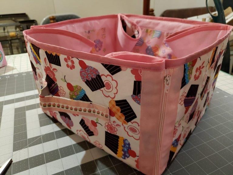 "Play, then Store Away" Convertible Playmat & Storage Tote Pattern