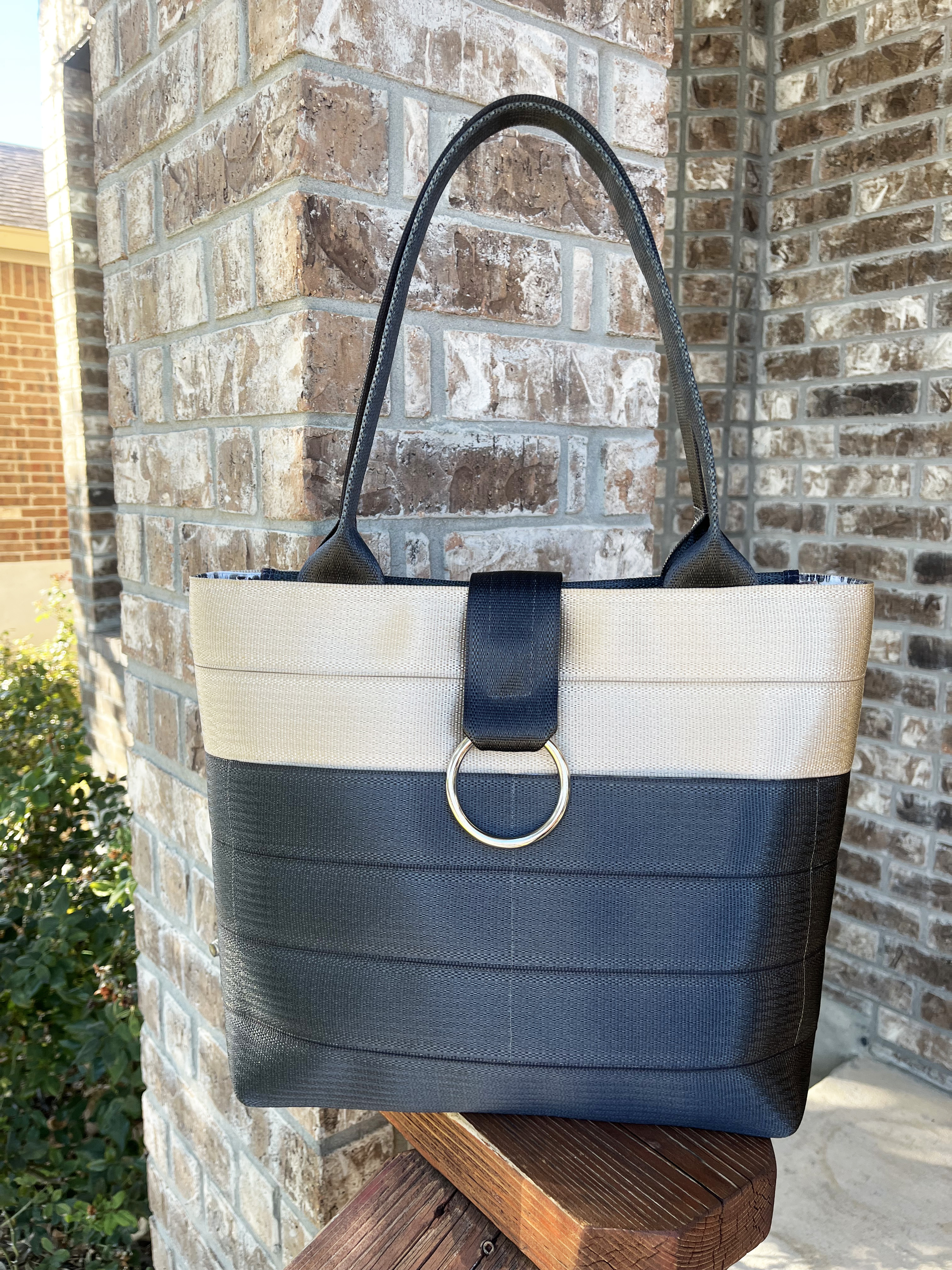 Seat belt 2025 purse